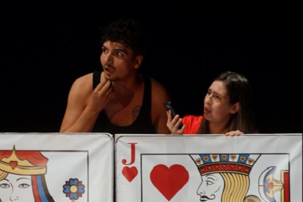 The farce of the Crown - De Fest 
